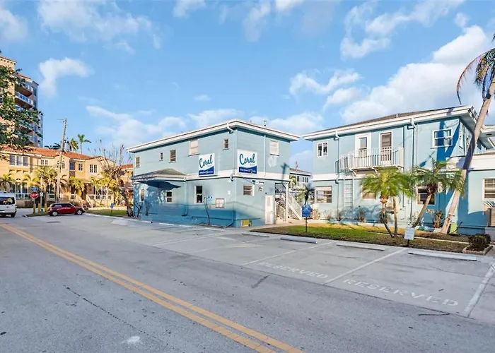 Apartment Corner Balcony Across From & Htd Pool *